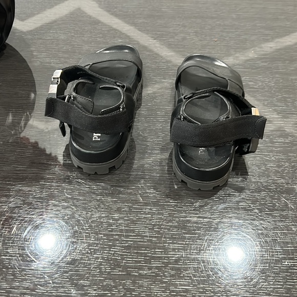 Woman Prada sandals - Picture 4 of 4